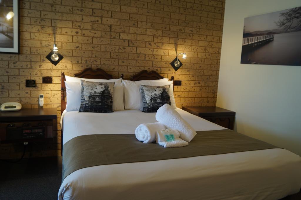 Belltower Motor Inn เชปเปอร์ตัน ห้อง รูปภาพ