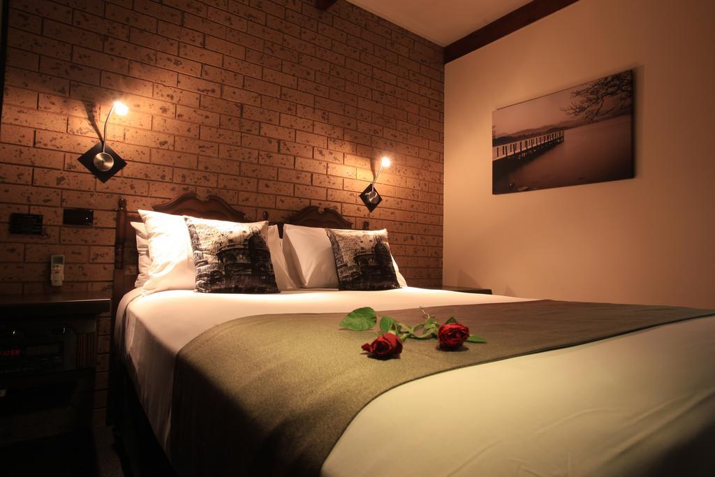 Belltower Motor Inn เชปเปอร์ตัน ห้อง รูปภาพ